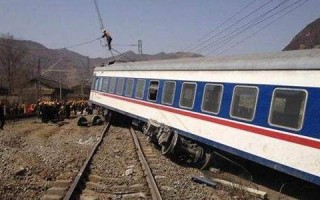 梦见火车脱轨(梦见火车脱轨翻车死了好多人) 梦见火车脱轨(梦见火车脱轨翻车死了好多人)