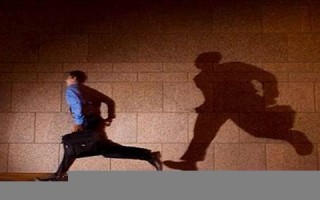 梦见自己被追杀预示什么(梦见自已被追杀是什么意思) 梦见自己被追杀预示什么(梦见自已被追杀是什么意思)